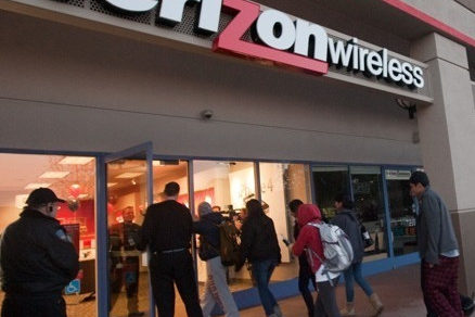 Apple и Verizon обвиняют друг друга в проблемах активации iPhone XS и XS Max