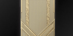 Российская компания Caviar представила модификацию iPhone XS Max за 999 тысяч рублей