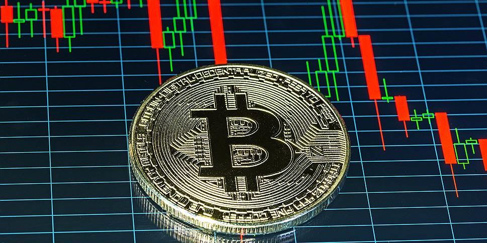 Форекс-аналитик прогнозирует падение биткоина до 100 долларов