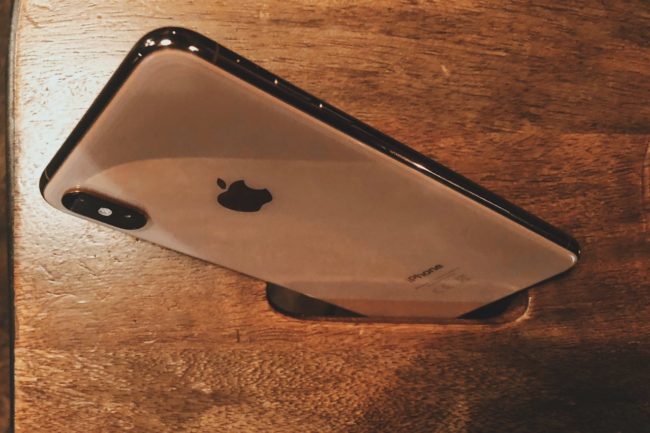 Готовим для вас обзор iPhone XS Max. О чем вы хотите узнать?