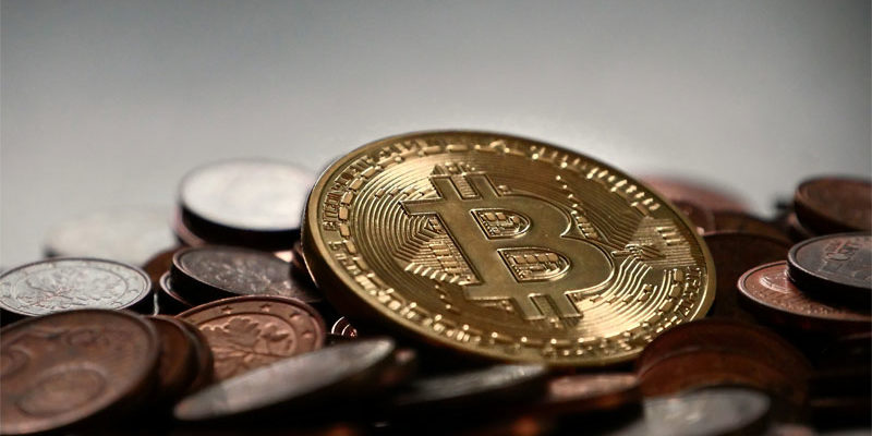 Курс биткоина снизился после того, как Goldman Sachs опроверг «фейковые» новости