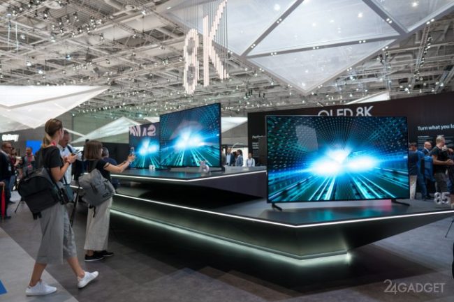Новый телевизор от Samsung преобразовывает видео в формат 8К (7 фото)