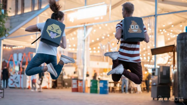 Рюкзак с LED-дисплеем (10 фото + 2 видео)