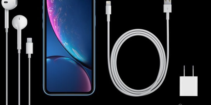 Все iPhone лишились наушников с 3.5-мм разъемом в комплектах поставки, а усиленное ЗУ так и не получили