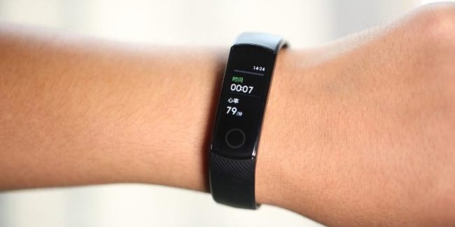 Honor Band 4 с AMOLED-экраном и ударостойким стеклом появился в России