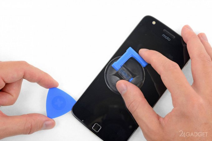 Motorola и iFixit выпустили наборы для самостоятельного ремонта смартфонов ( 6 фото)
