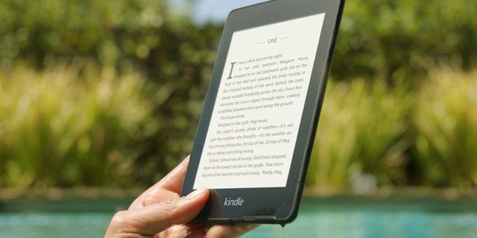 Kindle теперь не страшно брать в бассейн или ванну (8 фото + видео)
