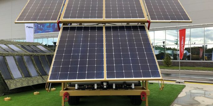Передвижная солнечная электростанция от российских инженеров (3 фото + видео)