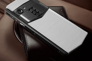 Vertu представила новый смартфон за 14 тысяч долларов