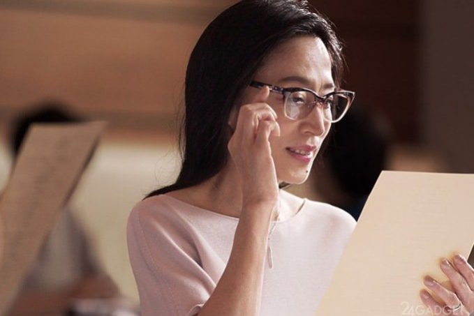 Японские электронные очки адаптируются к зрению во время чтения (7 фото + видео)