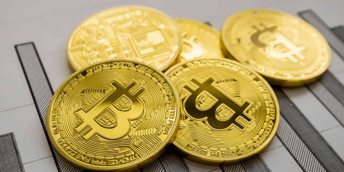 Как минимум год биткоин будет терять в цене