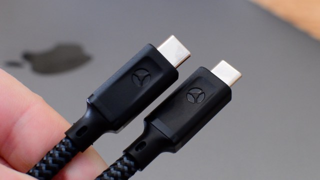 Nomad-100W-USB-C-Cable-Rugged-Ends