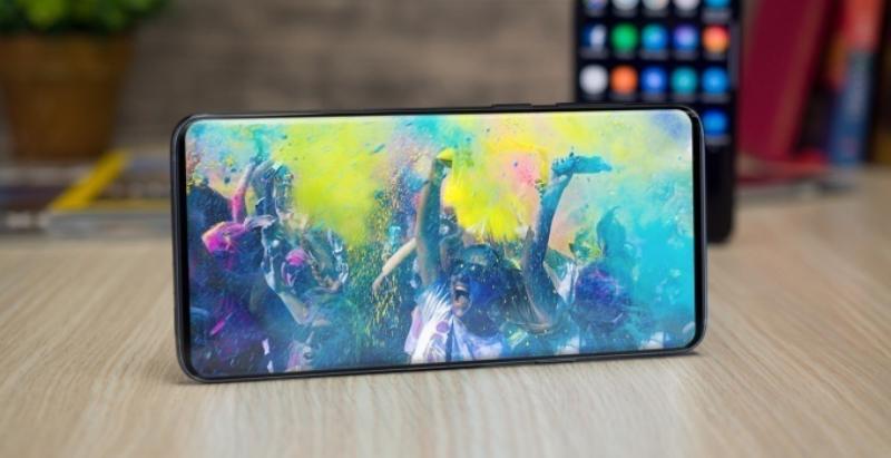 Galaxy S10 получит исчезающую в экране камеру