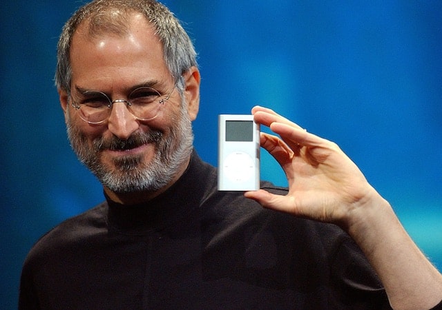 Стив Джобс представил iPod
