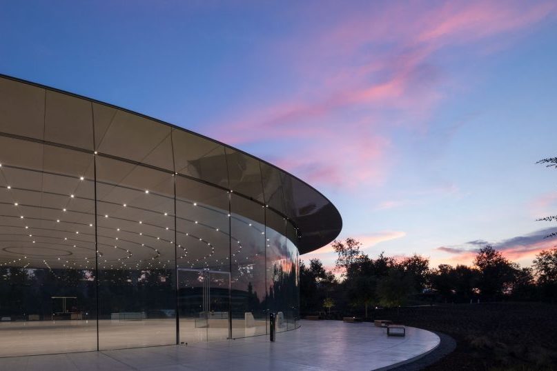 Театр Стива Джобса в Apple Park получил награду за структурное мастерство