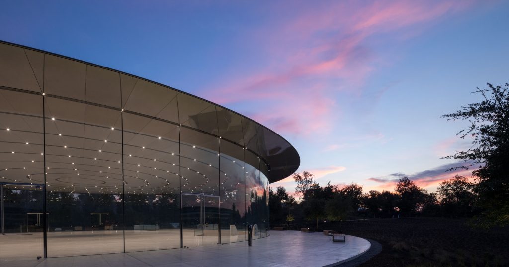 Театр Стива Джобса в Apple Park получил награду за структурное мастерство