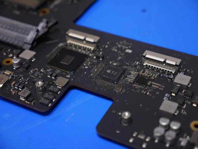 Apple подтвердила, что чип T2 защищает новые Mac от неавторизированного ремонта