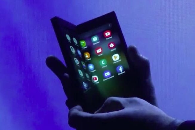 Гибкий смартфон официально представлен Samsung (видео)