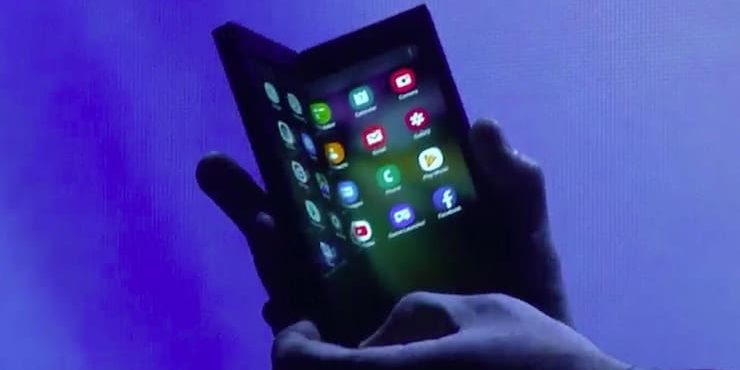 Гибкий смартфон официально представлен Samsung (видео)