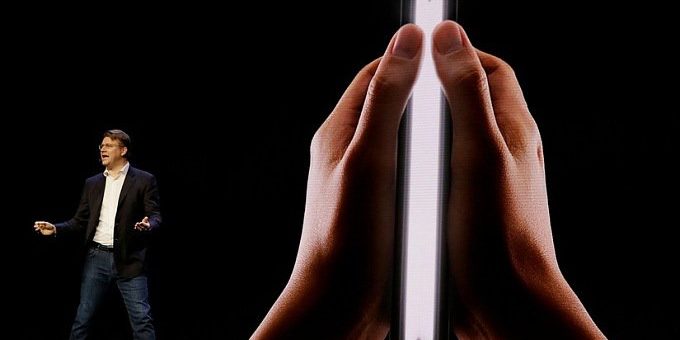 Смартфон с гибким экраном — что на самом деле показал Samsung (8 фото)