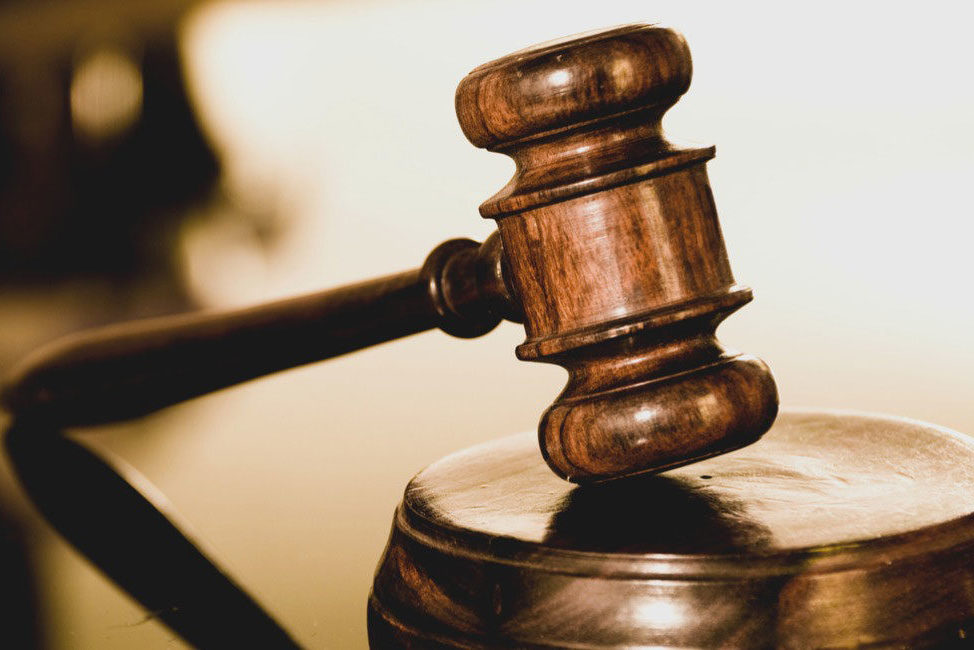 Суд приказал разморозить активы Чарли Шрема, противостоящего братьям Уинклвосс