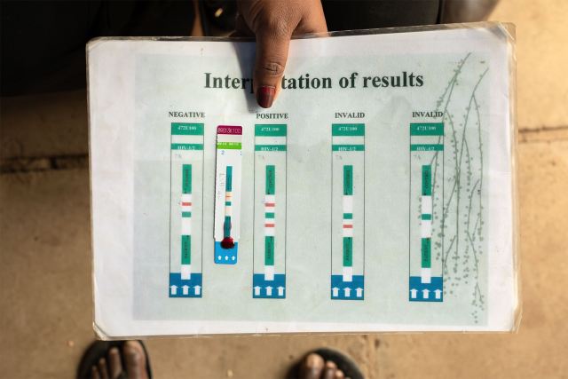 apple-RED-and-Global-Fund_aids-hiv-Nairobi-test-results