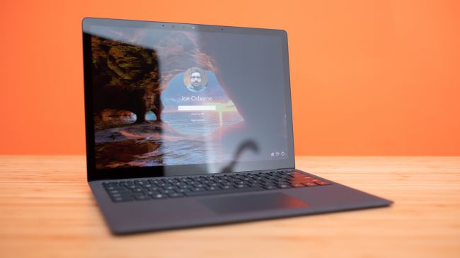 Лучший ноутбук - Surface Laptop 2