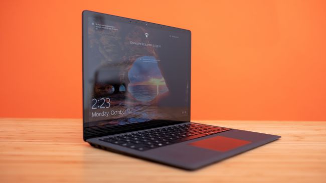 Лучший ультрабук - Surface Laptop 2