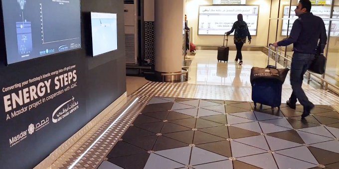 Аэропорт в Абу-Даби «питается» энергией от пассажиров (3 фото + видео)