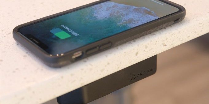 Беспроводное зарядное устройство, скрытое от глаз (7 фото + видео)