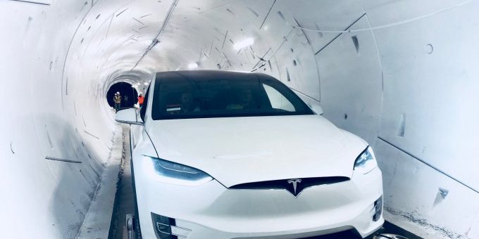 Илон Маск открыл первый туннель Boring Company (5 фото + видео)