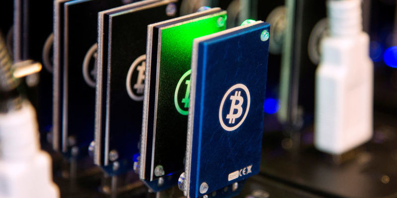 Криптовалюта Биткойн просела на 11% От Investing.com