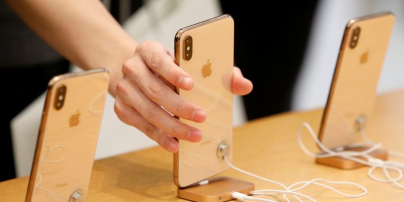 Поставщик Huawei оштрафует сотрудников за покупку iPhone