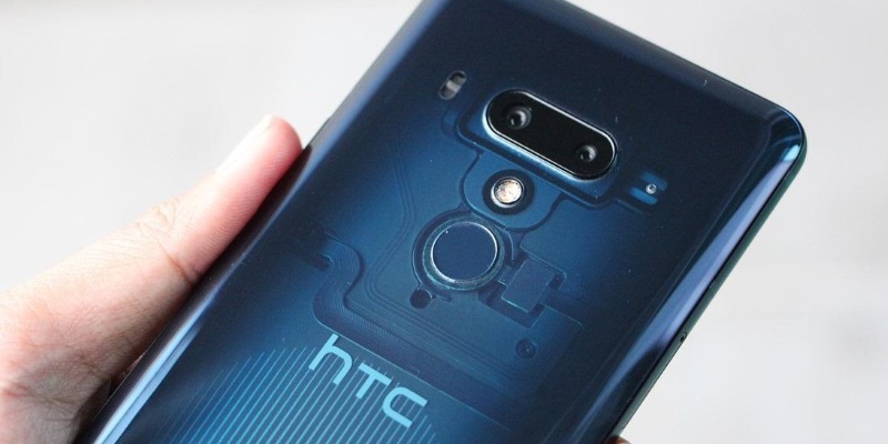2018 год стал самым провальным для HTC, но не для руководства компании