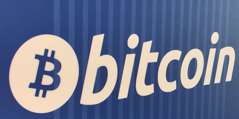 Биткоин подорожал несмотря за самое сильное месячное снижение курса за семь лет