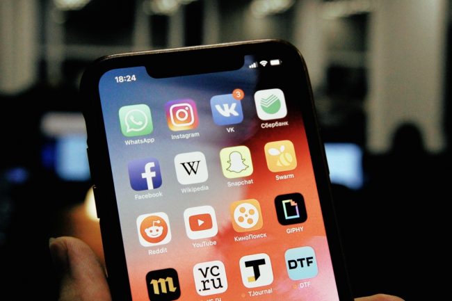 ФАС хочет заставить производителей смартфонов предустанавливать приложения российских разработчиков