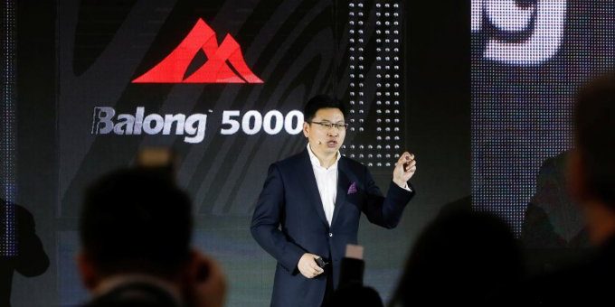 Huawei анонсировал 5G-чипсет и 5G-роутер (3 фото)