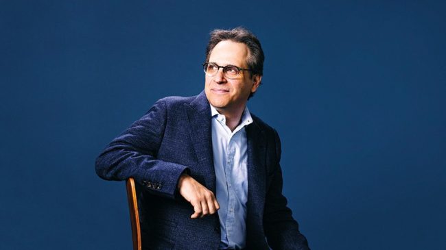 Variety: продюсер Джейсон Кэтимс поможет Apple в создании собственных телепроектов