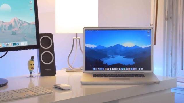 MacBook-Pro-17-inch-002