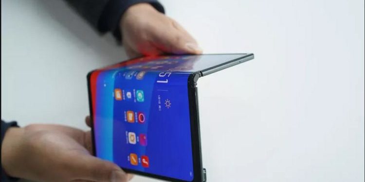 Oppo не выдержала и тоже показала свой складной телефон