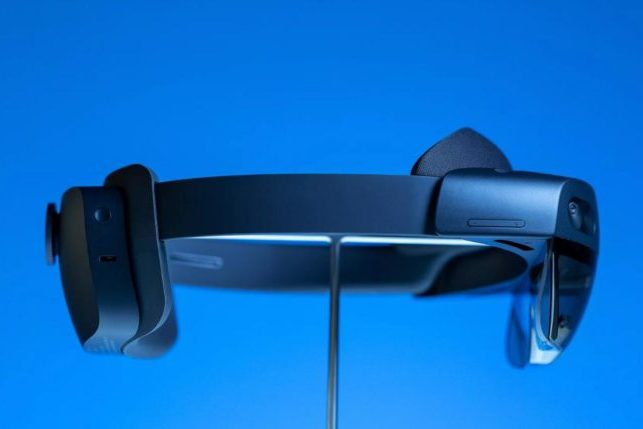 Смешанная реальность не для дома: чем Microsoft HoloLens 2 за 3500 долларов лучше первой версии?
