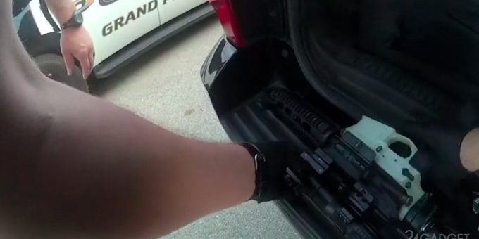 Американца посадили в тюрьму за «напечатанную» винтовку (2 фото)