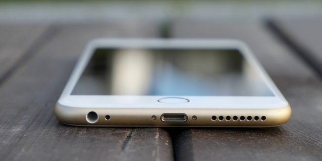 Apple выплачивает россиянам компенсацию за брак в старых смартфонах