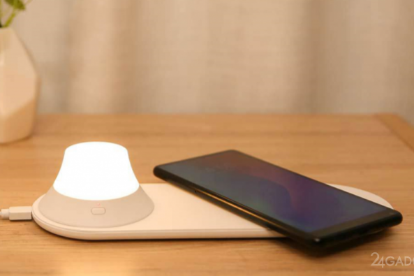 Ночник от Xiaomi зарядит ваши гаджеты без проводов (7 фото)