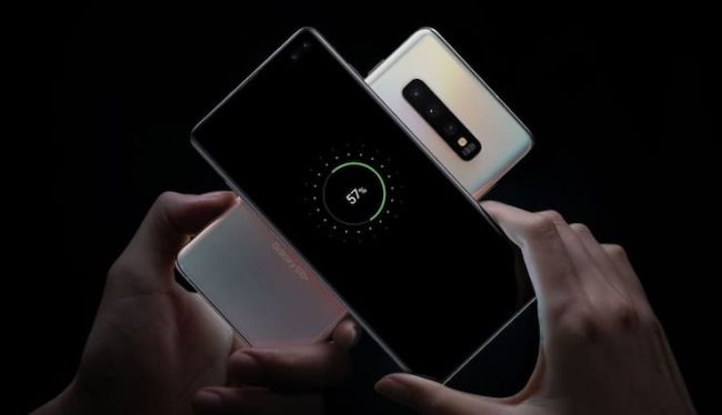 Samsung Galaxy S10 может без проводов заряжать другие устройства, даже iPhone