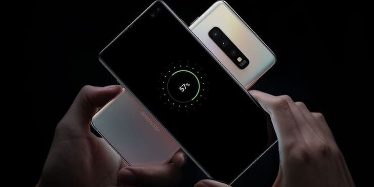 Samsung Galaxy S10 может без проводов заряжать другие устройства, даже iPhone