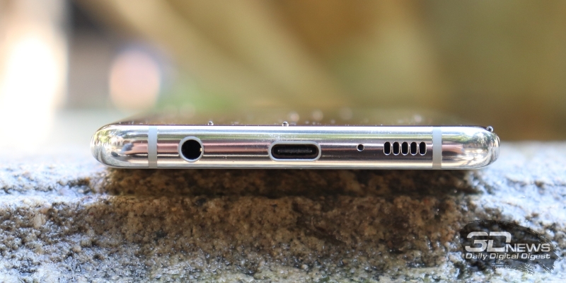 Samsung Galaxy S10+, нижняя грань: микрофон, динамик, порт USB Type-C и мини-джек