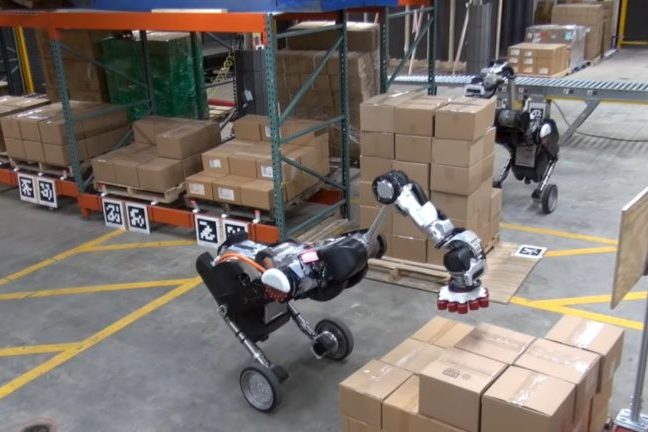 #видео | Boston Dynamics показала новую версию робота Handle с колесами и рукой-присоской