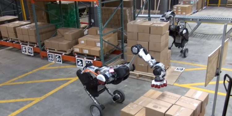#видео | Boston Dynamics показала новую версию робота Handle с колесами и рукой-присоской