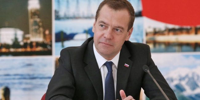 Дмитрий Медведев отвечает на вопросы пользователей «ВКонтакте» в прямом эфире